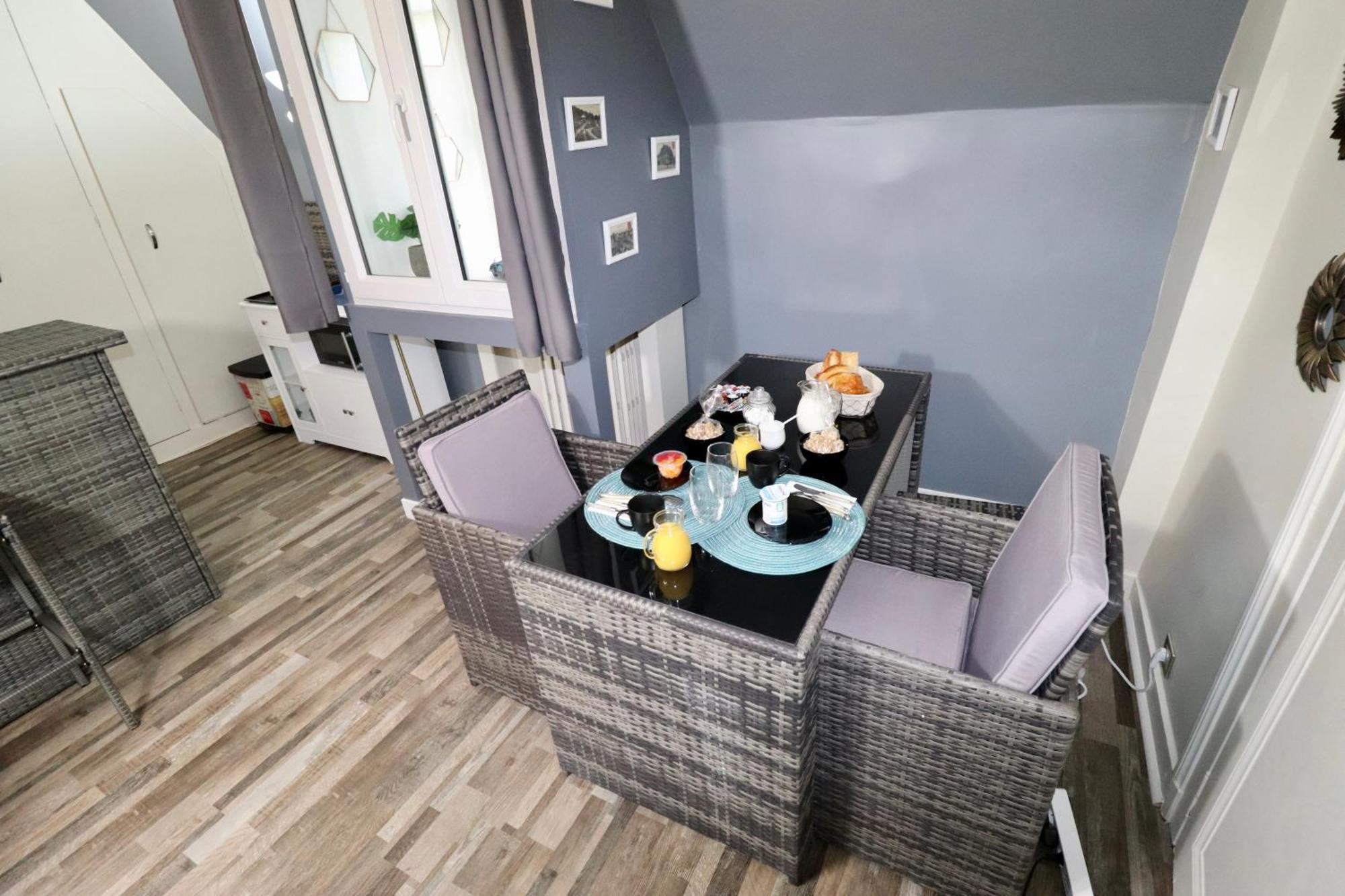 Duplex Au 2Eme Et De Notre Maison -Acces Au Jardin-Smart Tv-Streaming-Wifi เลอม็องส์ ภายนอก รูปภาพ